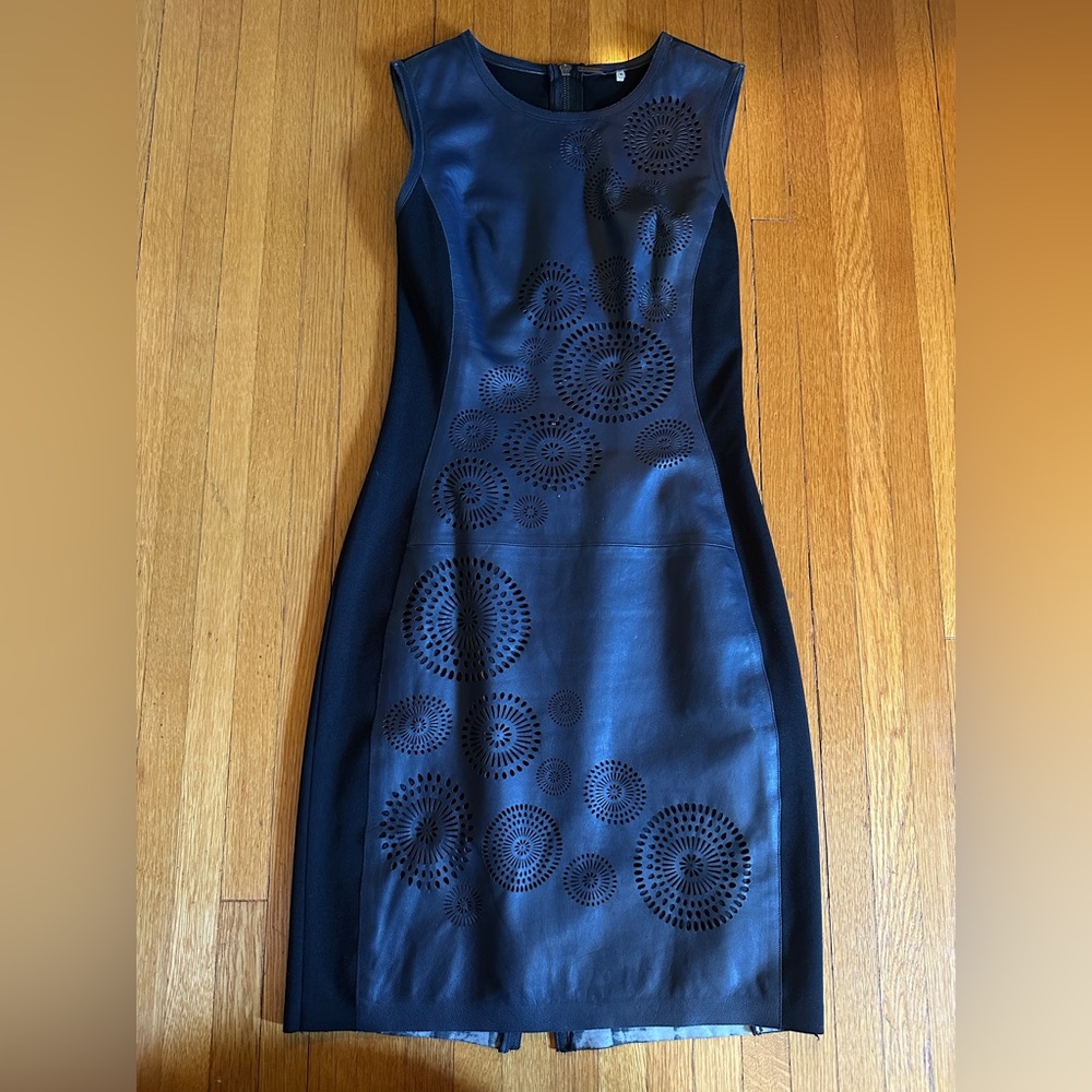 Elie Tahari navy blue/black lamb leather dress with Floral design, Size 0 - Picture 5 of 13
